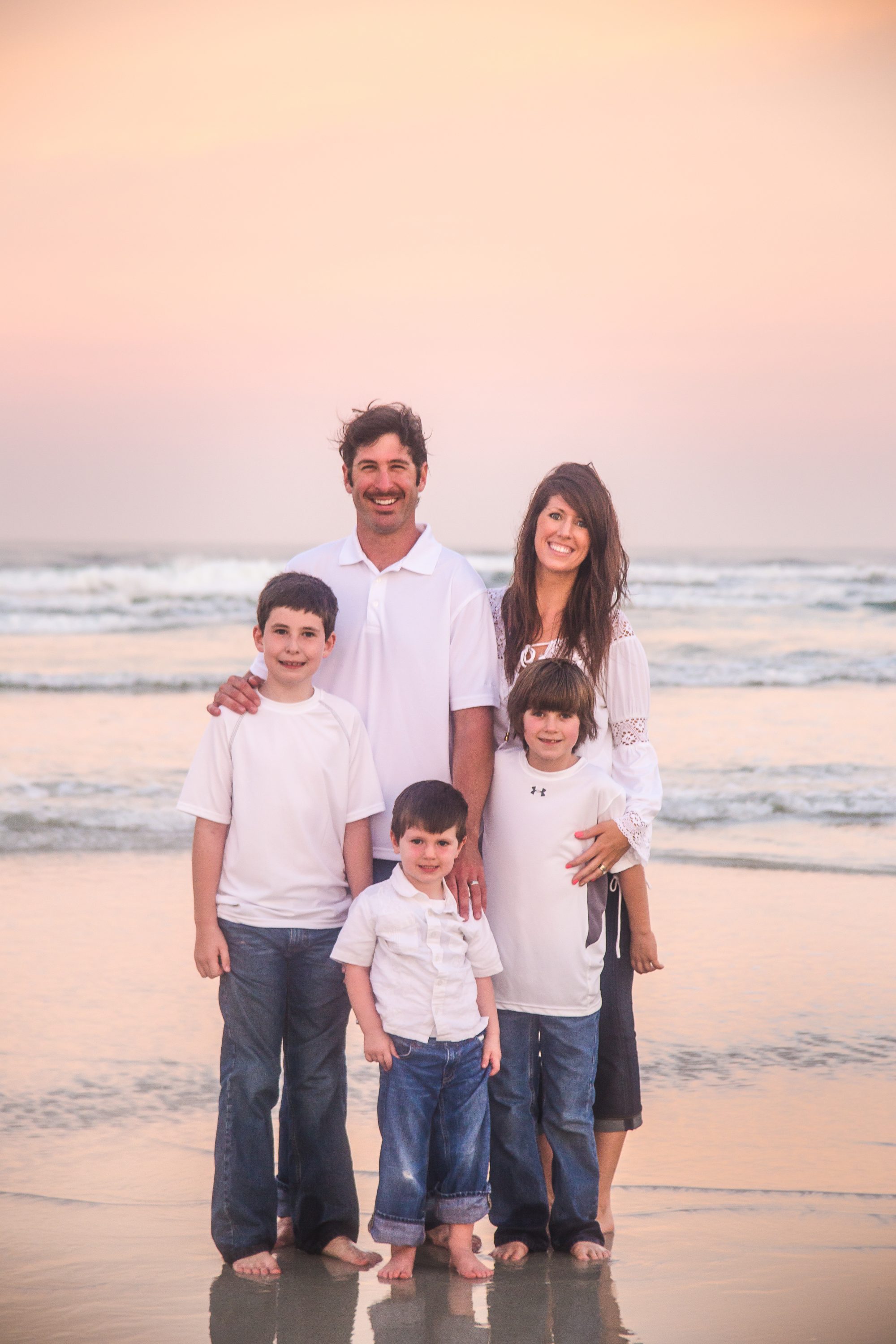 Family Portrait session during sunset at Lighthouse Point Park